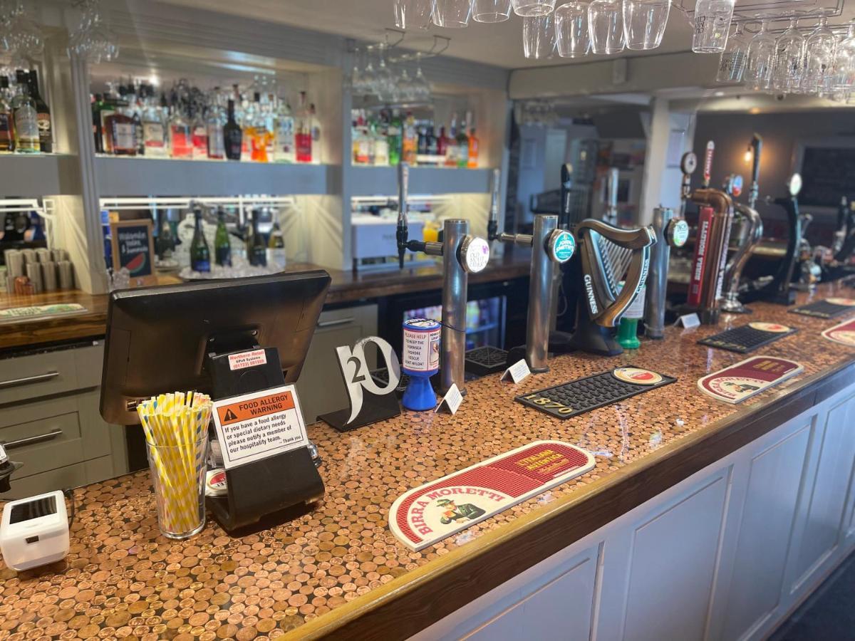 The Railway Inn Rise 외부 사진